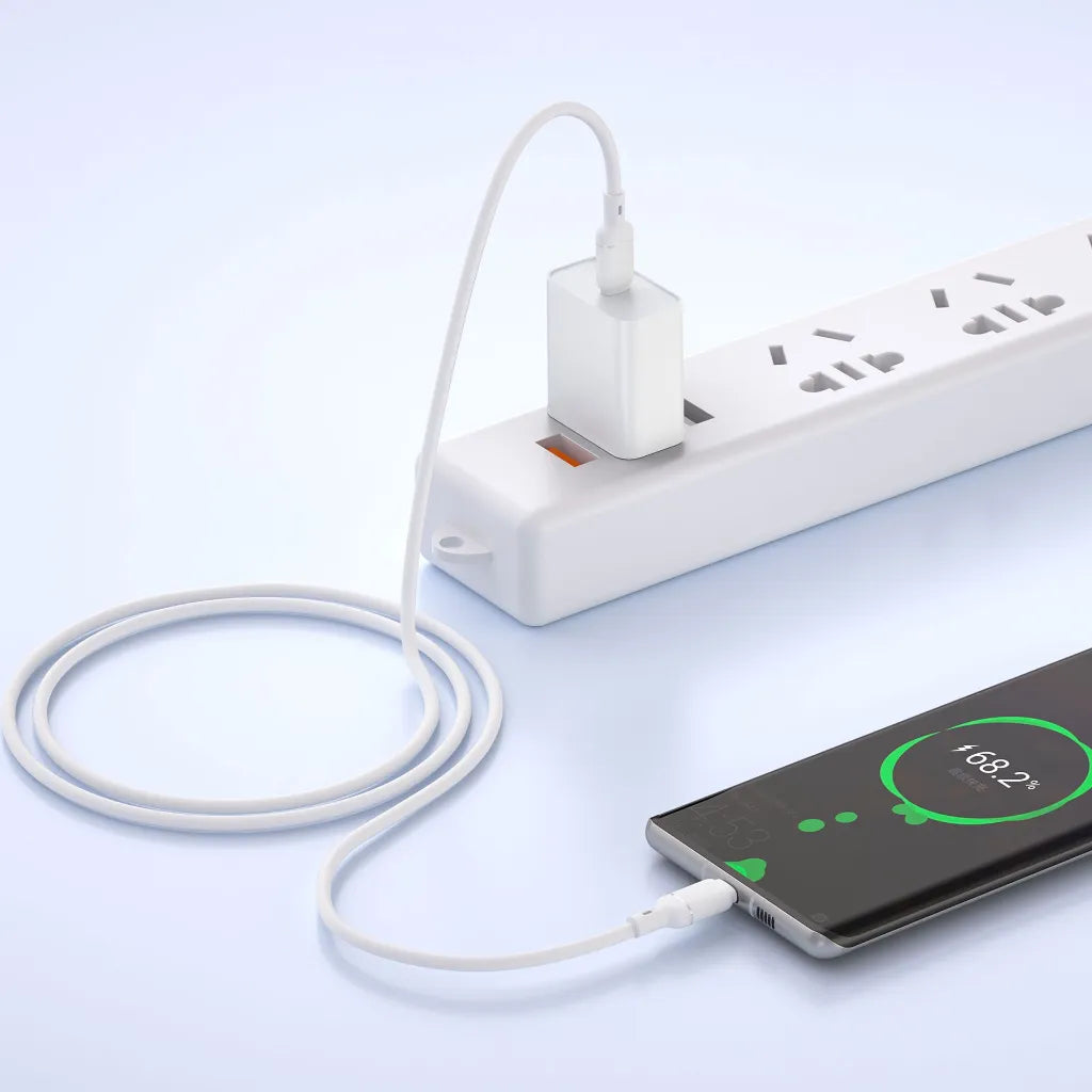 Cabo WIWU Stellar USB-C para USB-C a carregar um telemóvel