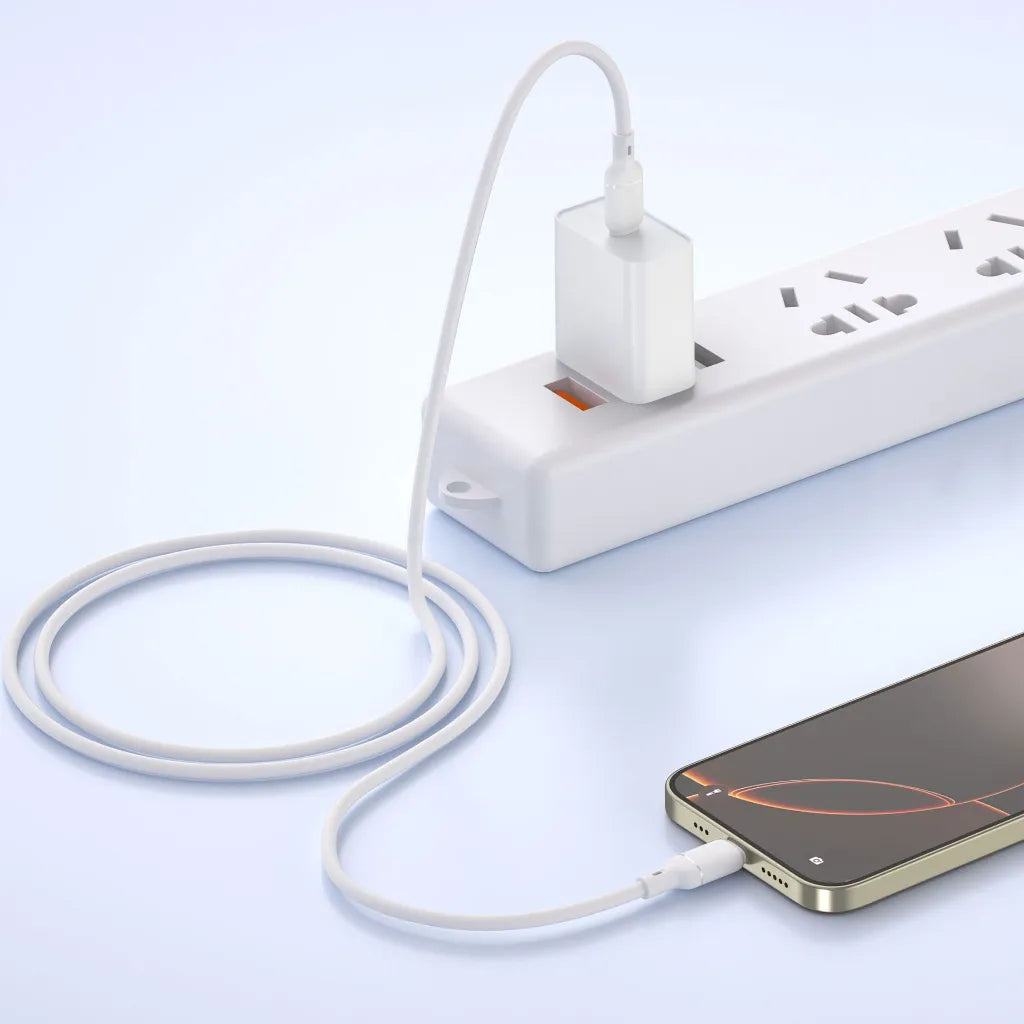 Cabo WIWU Stellar USB-C para Lightning a carregar um iPhone